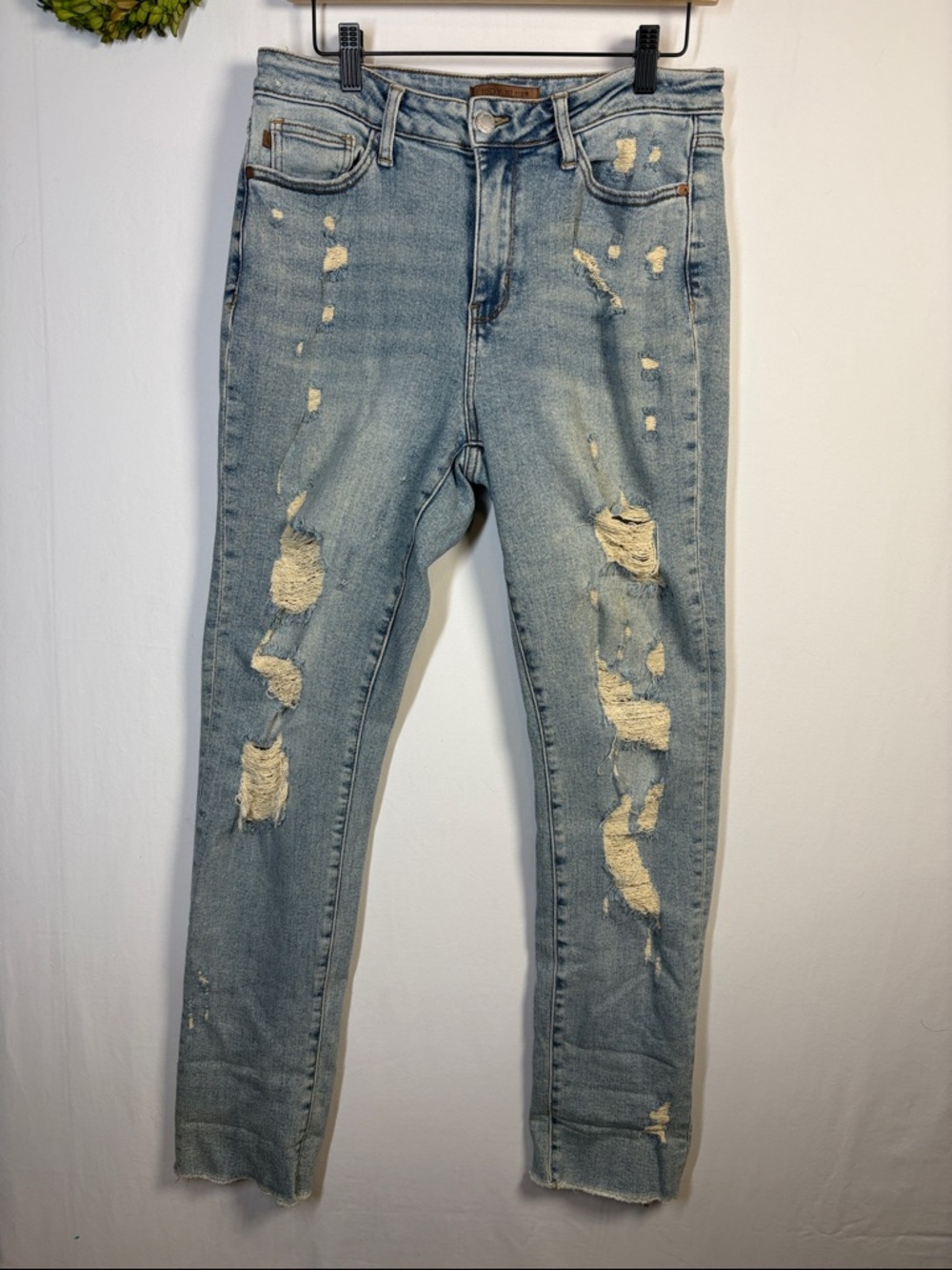 JUDY BLUE Boyfriend Fit Light Wash Distressed Jeans size 9/29